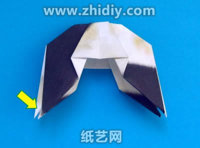 手工折纸简单大熊猫图解教程制作过程中的第三十步