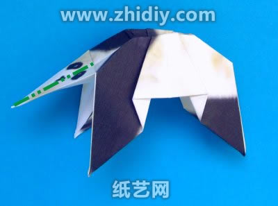 手工折纸简单大熊猫图解教程制作过程中的第三十一步