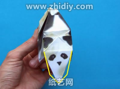 手工折纸简单大熊猫图解教程制作过程中的第三十六步