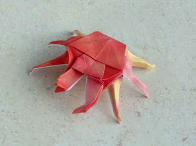 手工折纸简单螃蟹图解教程完成后精美的效果图