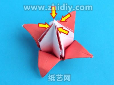 手工折纸圣诞仙人掌图解教程制作过程中的第三十步