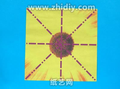 基本的折纸太阳花需要使用特殊的纸张图案