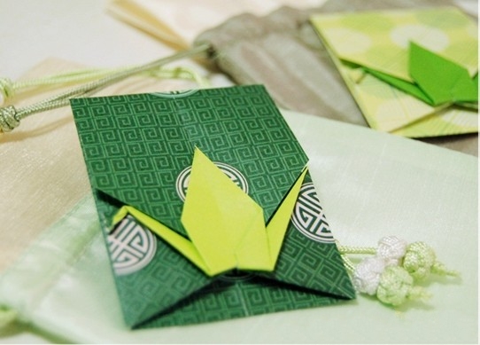 千纸鹤信封的手工折纸教程完成后精美的效果图