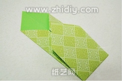 千纸鹤信封的手工折纸教程制作过程中的第五步