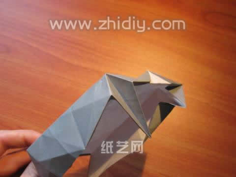 折纸动物大全图解犀牛折纸教程制作过程中的第十一步