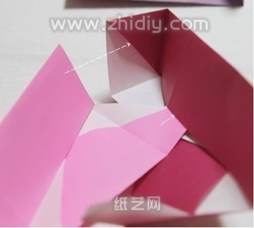 简单自制三角折纸礼盒图解教程制作过程中的第二十步