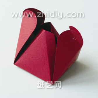 十种不同的礼盒样式与图纸类似于粽子形的折纸礼盒