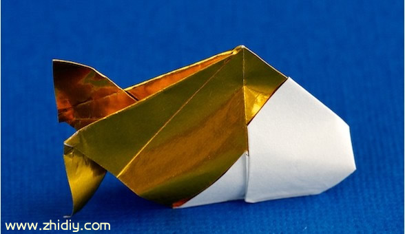 手工折纸金鱼的折纸图谱教程完成后精美的折纸小金鱼