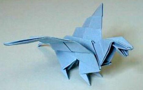 一个在制作上比较简单的折纸飞龙折纸图纸教程