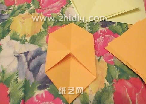 这里的折叠是比较基础的折纸盒子折叠