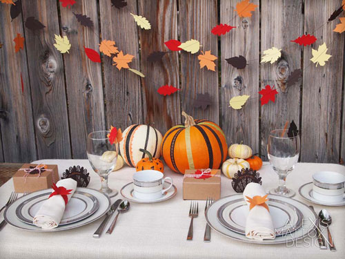 用纸艺点缀和装饰出来的感恩节节日大餐非常的独特和具有艺术性，可以让人们在进餐的同时感受到感恩节节日的气氛