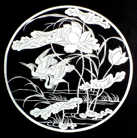张秀兰剪纸作品荷花鹭鸶在荷花和白鹭的刻画方面都非常的到位和吸引人