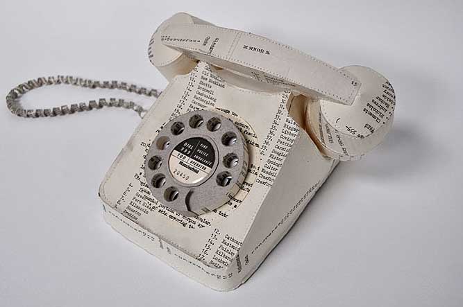 纸雕老式电话的设计绝对算的上是纸雕制作中的一个奇品