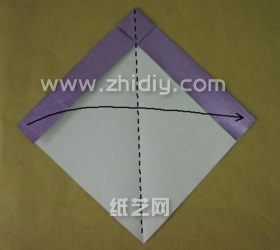 精细的折痕能够帮助我们制作出漂亮的手工折纸神仙鱼来