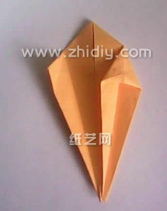 基本的折叠方式不但出现在这个折纸松鼠中，同时也出现在其他的折纸大全图解教程中来制作折纸动物
