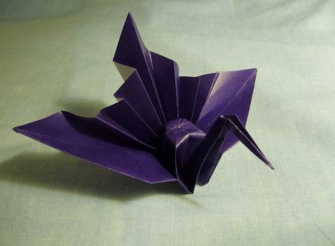 千纸鹤折纸制作教程在经过了改编之后同样也是很好的折纸教程