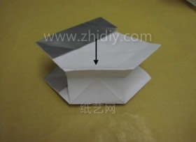 折纸的内压结构在折纸花朵的制作中是一种比较常见的制作