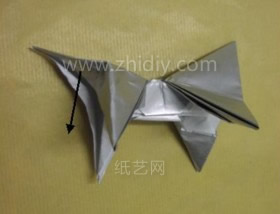根据折纸的目的不同现在制作的是折纸灵缇犬的尾巴的部分