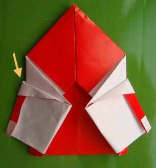 最终完成的手工折纸圣诞老人从外型上来看还是非常像是圣诞老人的