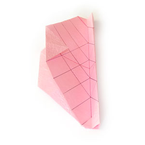从侧面看这个QT折纸玫瑰的样式可以看出来其结构的独特性