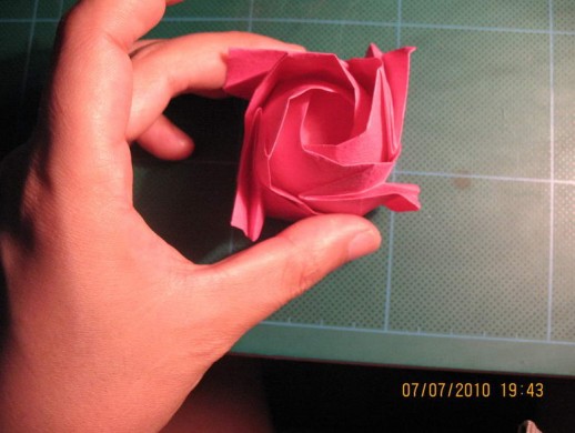 最新的答案已经解决了折纸玫瑰的折法图解和相关的制作教程