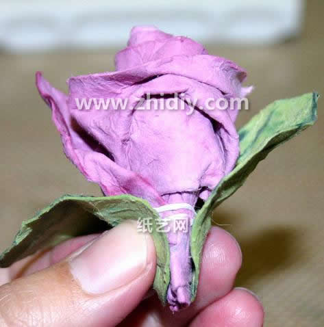 根据之前的教程说明来完成这个十分精彩的纸玫瑰的制作
