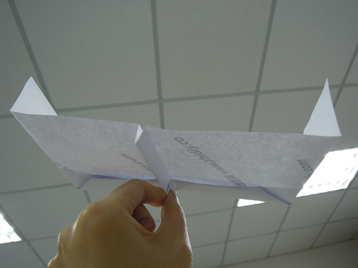 终完成制作之后的折纸展翼者飞机具有极好的飞行能力