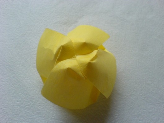 无格PT折纸玫瑰在折纸玫瑰花瓣整形方面做的还是相当不错的