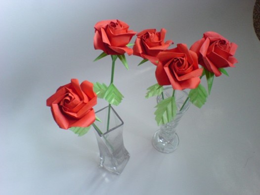 无格PT折纸玫瑰花的折法图解教程手把手教你制作无格PT折纸玫瑰花