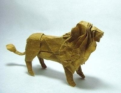 经过良好整形之后的神谷哲史折纸狮子教程制作出来的折纸狮子很惊艳