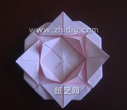 折纸玫瑰花的简单折法是许多朋友都在寻找的