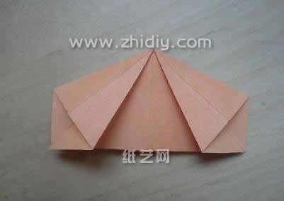 通过一张纸很难制作出这样一个漂亮的组合折纸玫瑰花的结构来