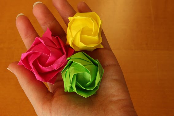 图解 川崎/折纸玫瑰制作中，非常经典的三个折纸玫瑰为川崎玫瑰、福山玫瑰...