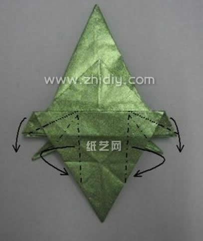 折纸翠鸟的构型展现也是折纸翠鸟在制作过程中的亮点所在