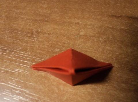 折纸三角插的组合模式可以被推广到其他的手工纸艺DIY制作中去