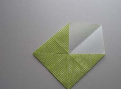 通过简单的折叠可以让折纸模型样式更加的独特