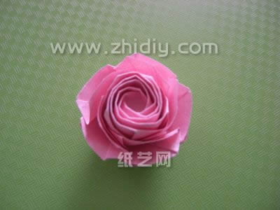 常见的各种川崎玫瑰的折法都没有这个五边形纸张制作的折纸玫瑰漂亮