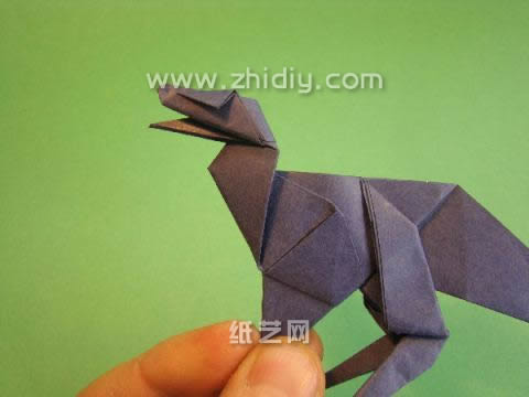 通过学习折纸恐龙的折叠教程可以更好的掌握折纸大全图解中折纸动物的制作