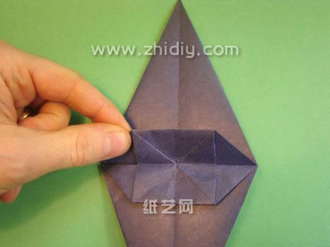 学习折纸恐龙的制作可以首先先学习折纸鸟的基本折法