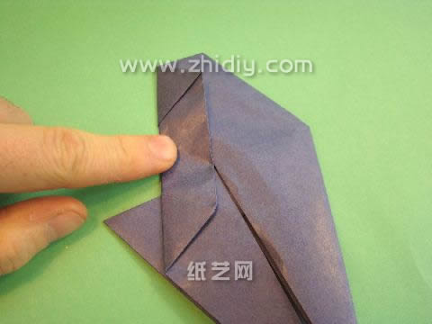 对折塑形是折纸模型制作过程中一种十分常见的折叠操作
