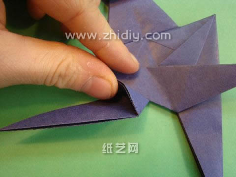 之前纸艺网上还出现过折纸翼龙的折叠教程也是相对比较简单的