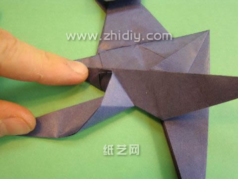 各种简单的折纸恐龙教程都能够让大家方便的学到在外型上比较独特的折纸恐龙制作