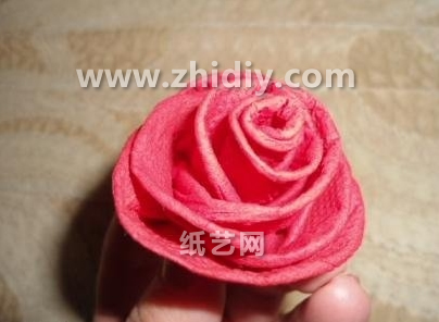 漂亮简单的纸玫瑰折叠制作教程手把手教你制作折纸玫瑰花