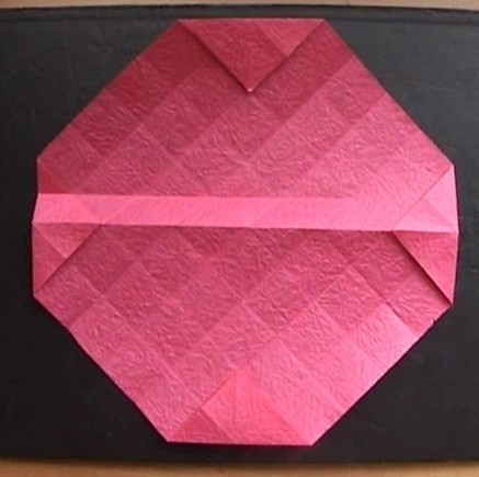 折纸玫瑰花最终的效果是通过茎干和叶片结构来教你制作折纸玫瑰花