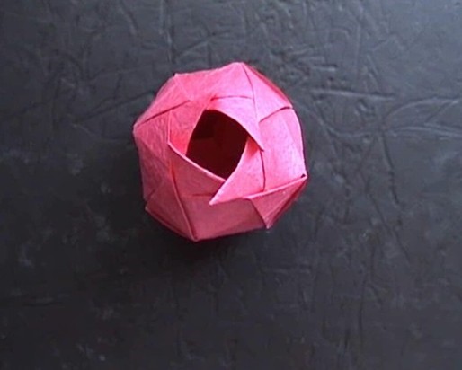 组合式折纸玫瑰花的基本折法图解教程帮助大家更好的掌握复杂的折纸玫瑰