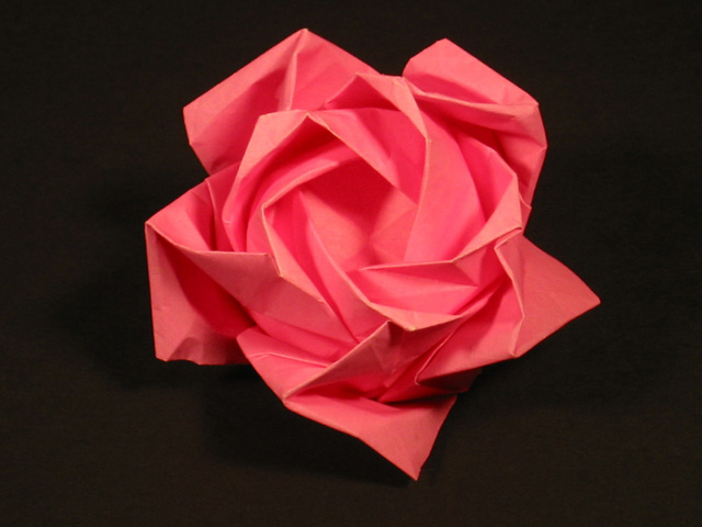 折纸玫瑰的折法中五瓣折纸玫瑰花的制作属于较为独特的一种制作类型