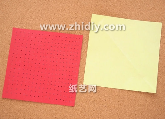 简单的儿童折纸通常都是从方形的纸张折叠开始进行制作的