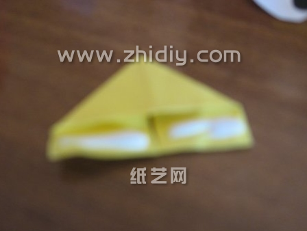 现在常见的各种折纸三角插制作都是基于折纸三角插菠萝的