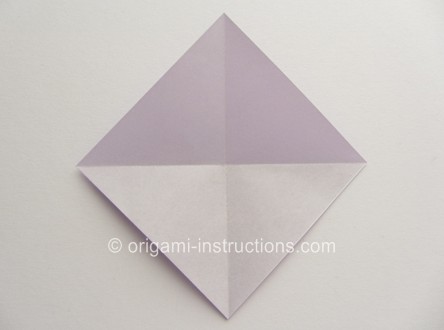 漂亮的组合折纸花从制作方法上来看还是相当的简单和容易操作的