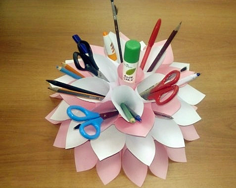 漂亮又实用的儿童折纸大全图解莲花教程手把手教你制作实用的折纸花笔筒